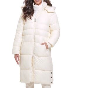 Guess Cream Puffer Jacket with High Collar and Fitted Cuffs
